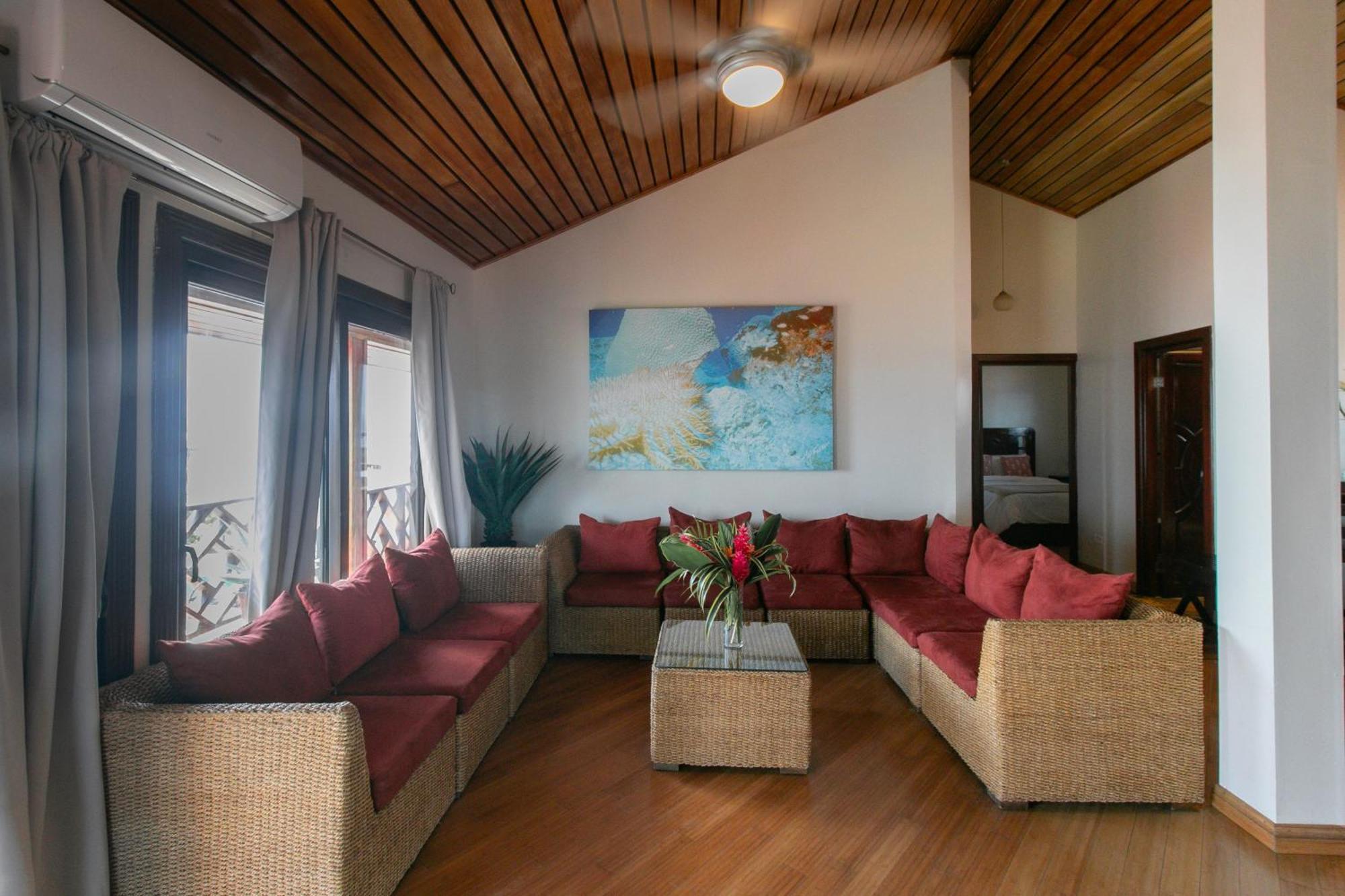 Hotel Palma Royale Bocas del Toro Exterior photo