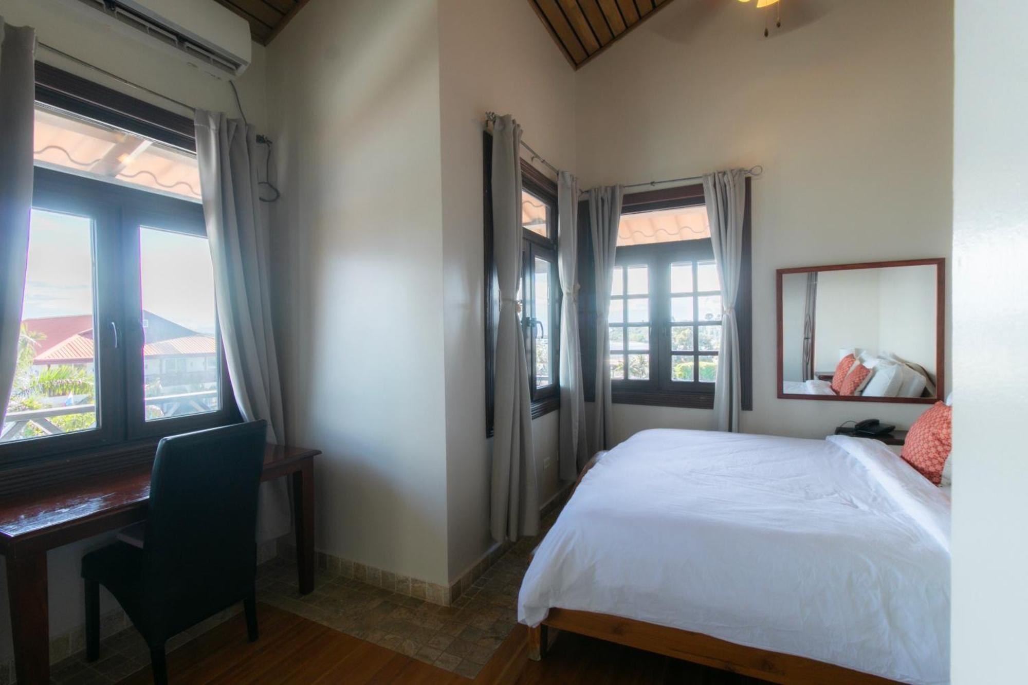 Hotel Palma Royale Bocas del Toro Exterior photo